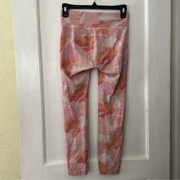 Outdoor Voices Tech Sweat Flex Pink Camo Workout Yoga Leggings - Picture 6 of 9